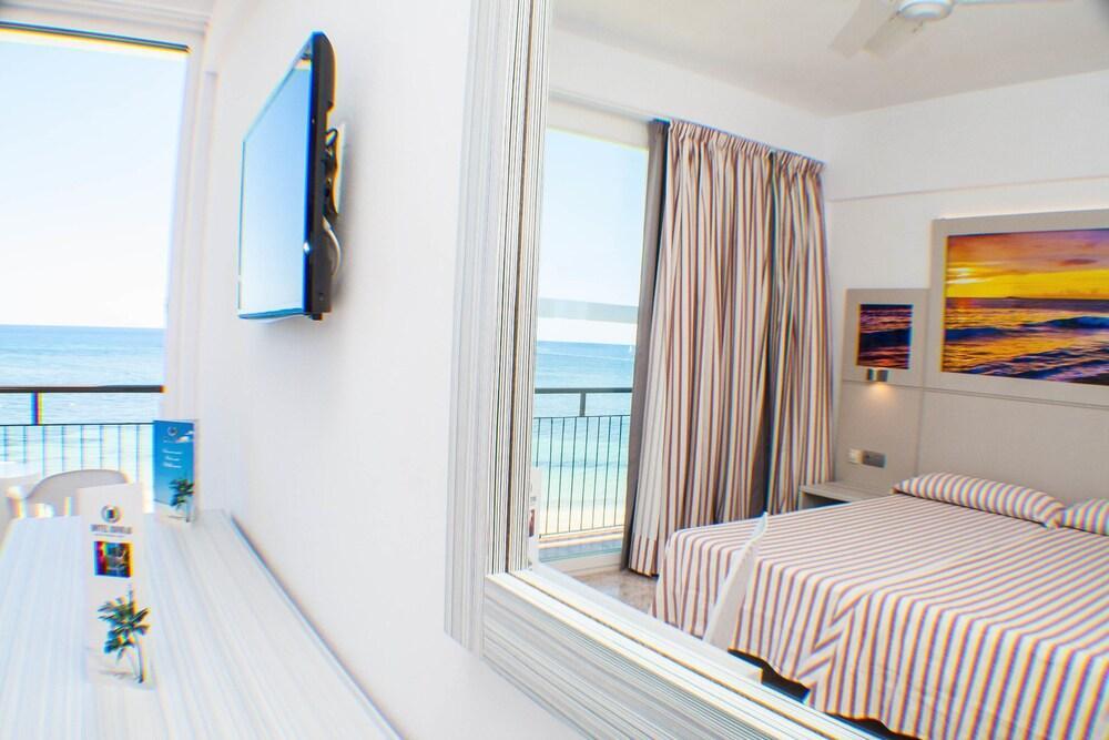 Hotel Riomar, Ibiza, A Tribute Portfolio Hotel Санта Еулалия дел Рио Екстериор снимка
