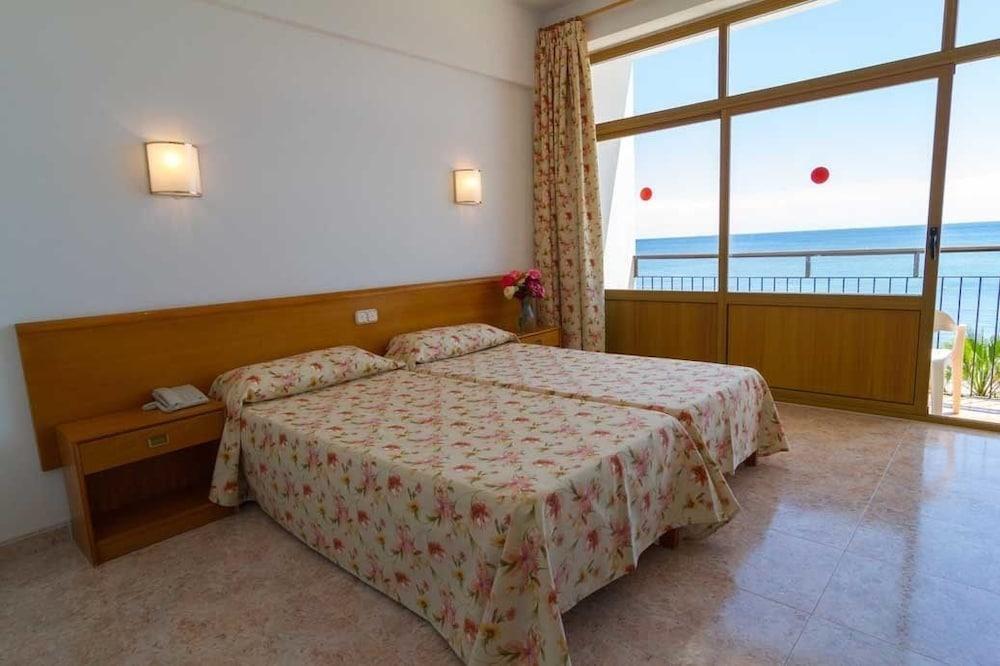 Hotel Riomar, Ibiza, A Tribute Portfolio Hotel Санта Еулалия дел Рио Екстериор снимка